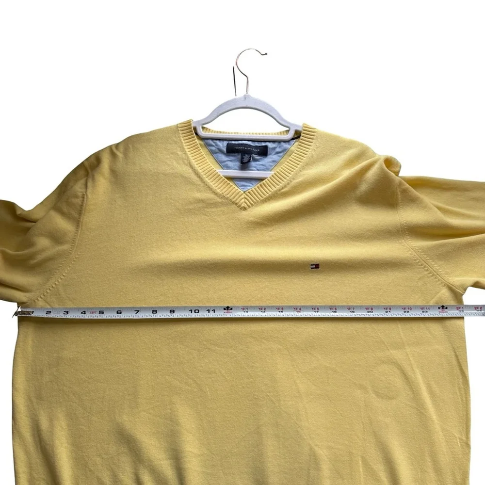 Tommy Hilfiger Men's V-Neck Sweater in Bright Yellow Size XL Classic Preppy